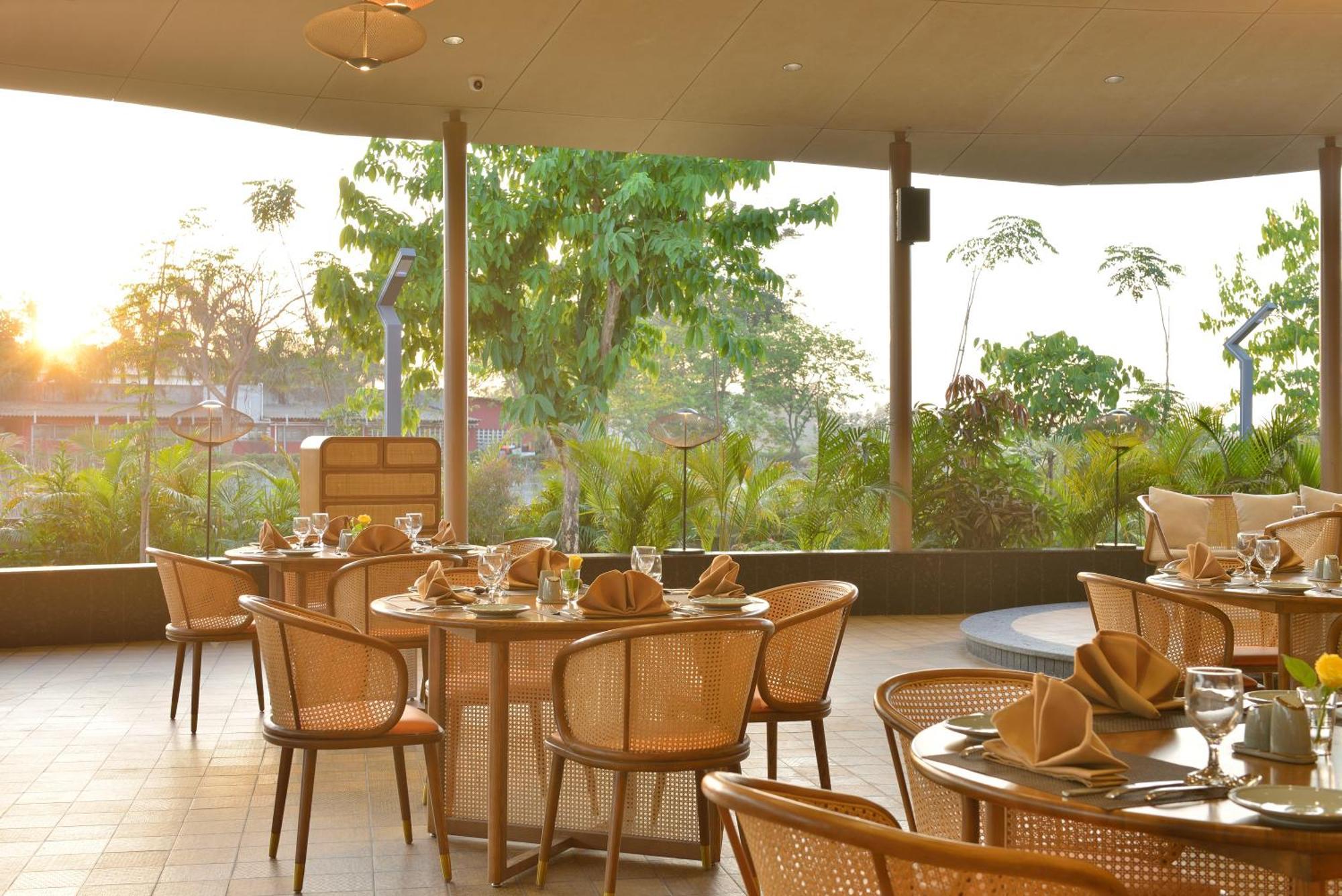 Urbane By Treat Daman Hotel Luaran gambar