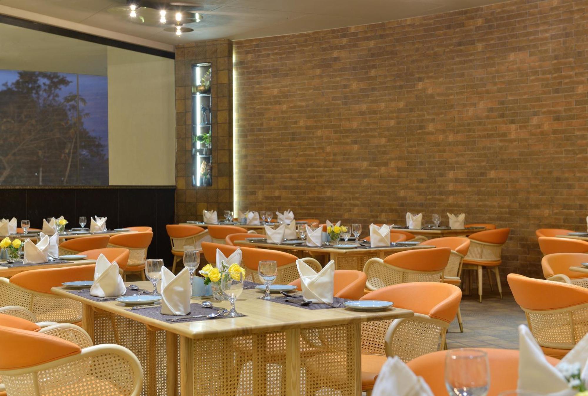 Urbane By Treat Daman Hotel Luaran gambar