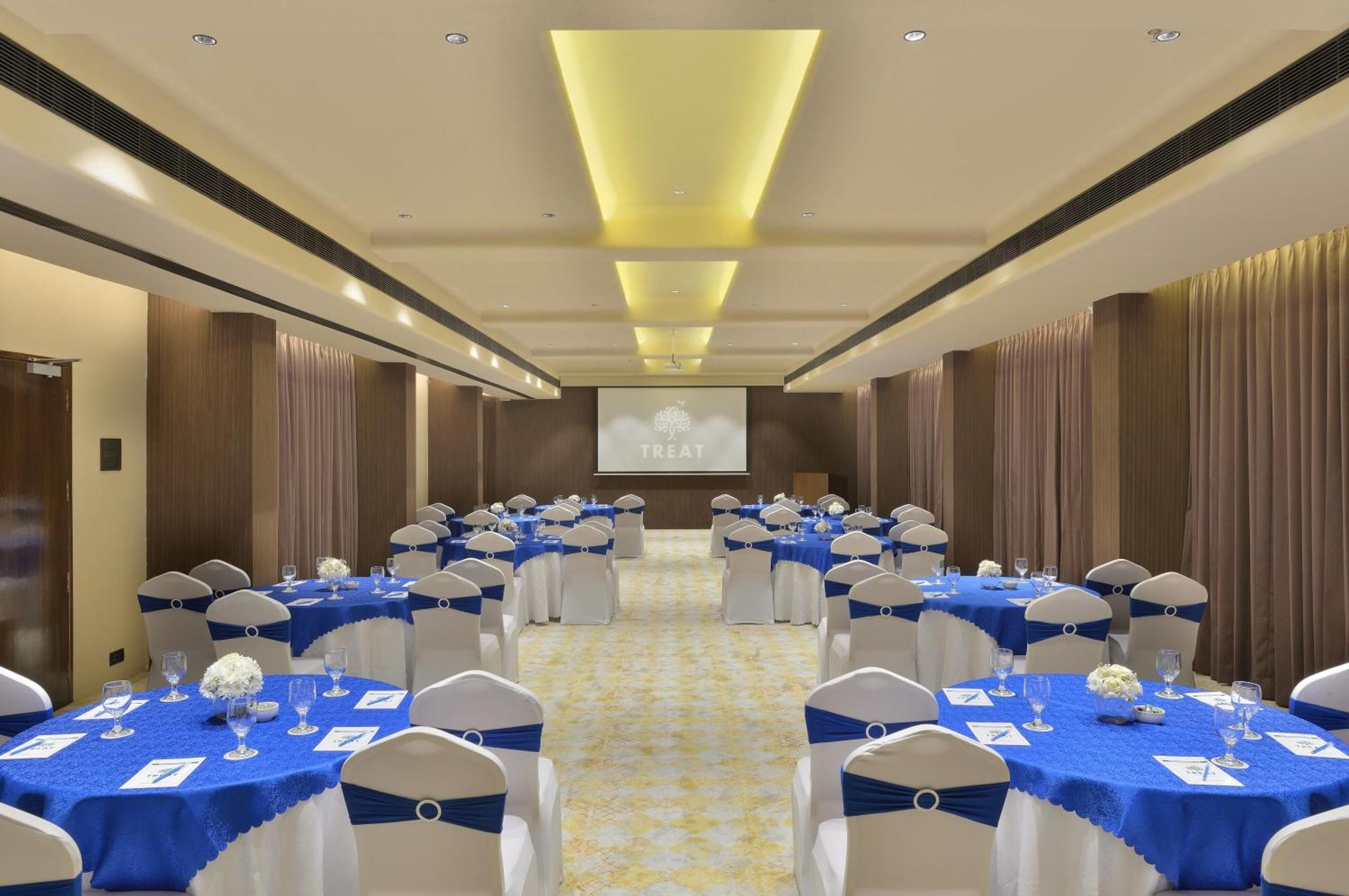 Urbane By Treat Daman Hotel Luaran gambar